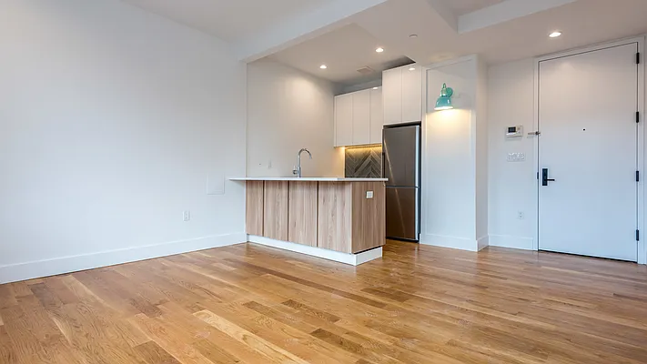 Rented by Nooklyn NYC LLC | media 17