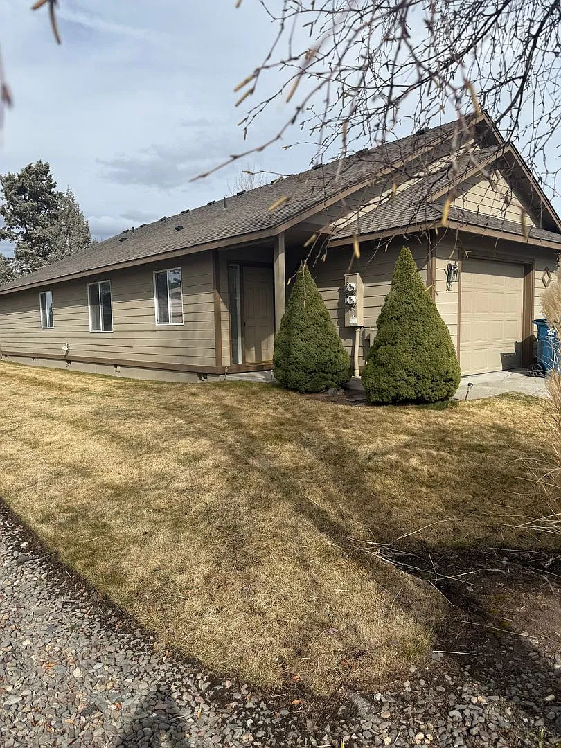 Building Photo - 2358 NE Mary Rose Pl