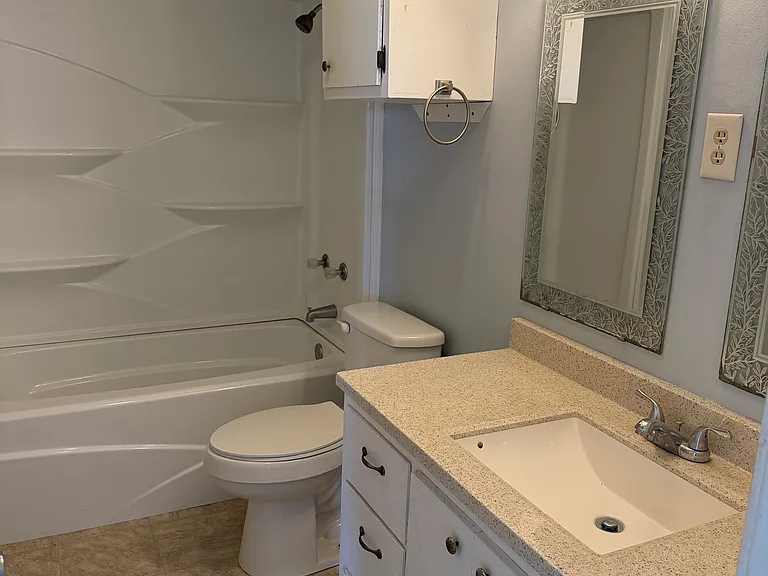 1008 N Avenue J — Photo 7
