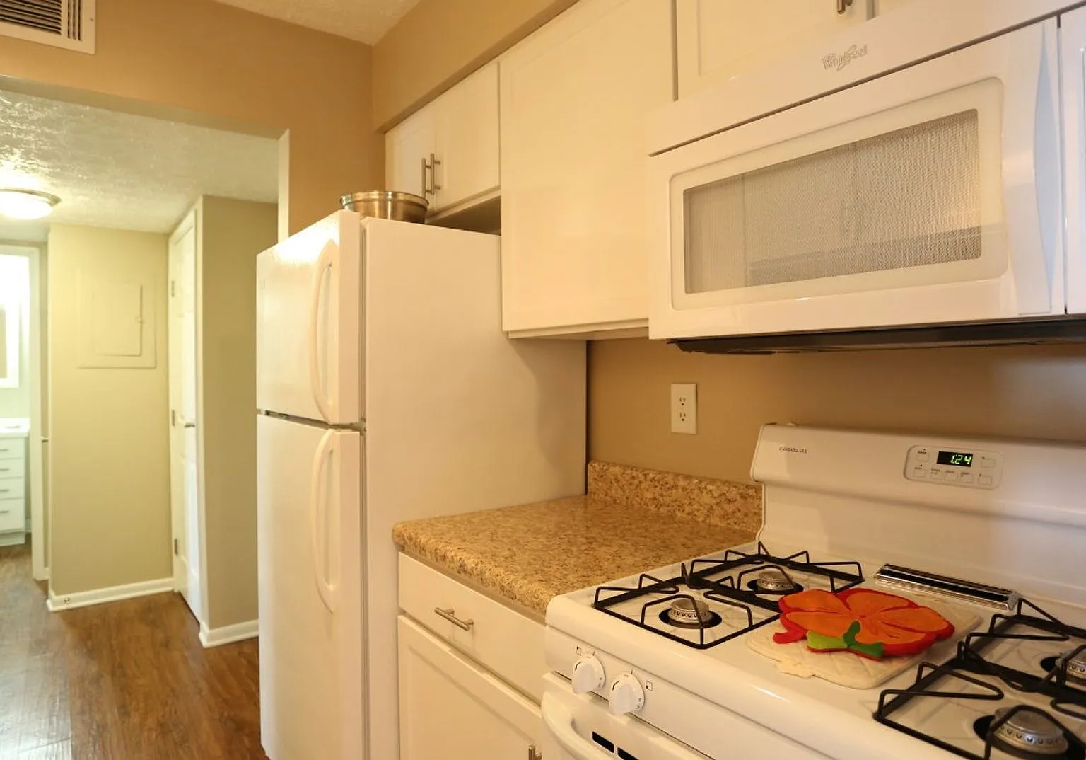 Stadium View Apartments — Photo 3