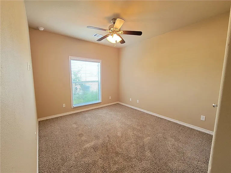 4168 Golden Eagle Dr #B — Photo 9