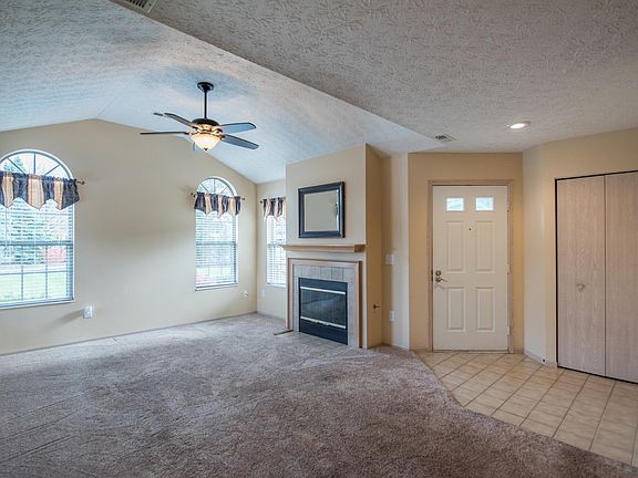 5th image of 121 Villa Creek Dr