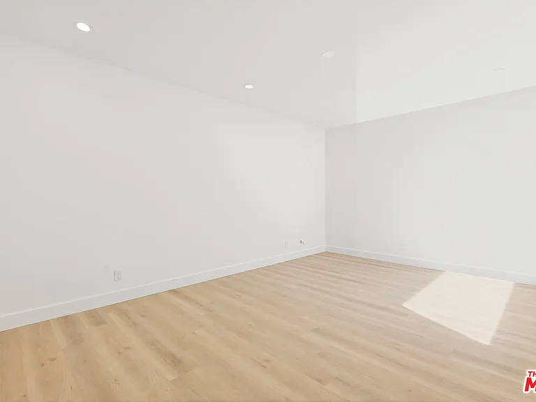 2340 Century Hl — Photo 18