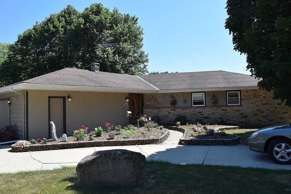 201 Brookview Ave, Adell, WI 53001 Zillow