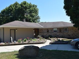 201 Brookview Ave, Adell, WI 53001