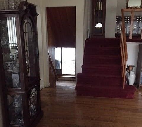 5th image of 48 Hillary Ln