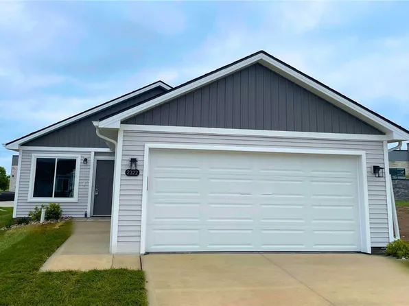 2322 Legacy Dr, Norwalk, IA 50211