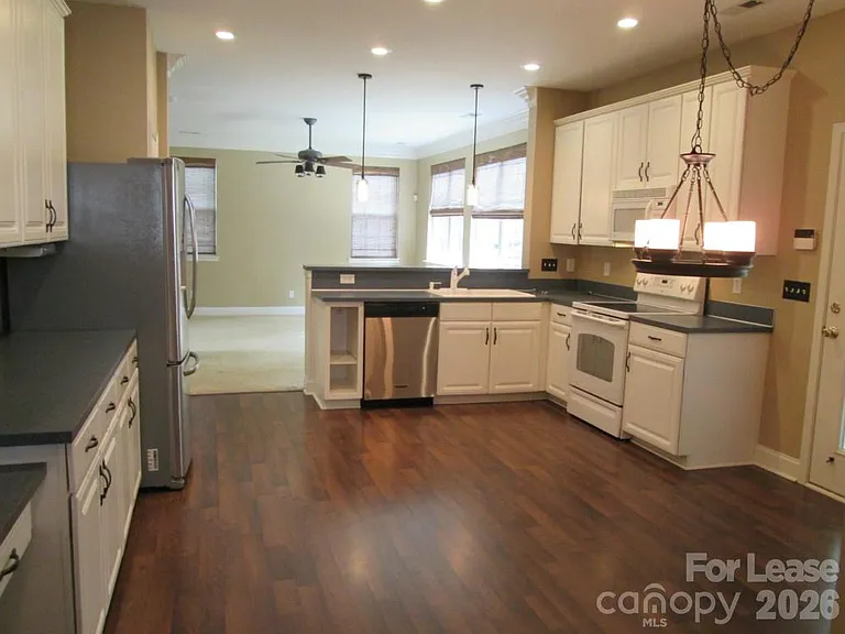9513 Wilson Hall Dr — Photo 4