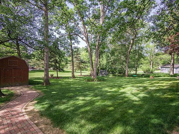 3rd image of 12193 Forrest Dr