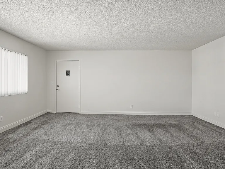 Stonehedge Apartments — Photo 37