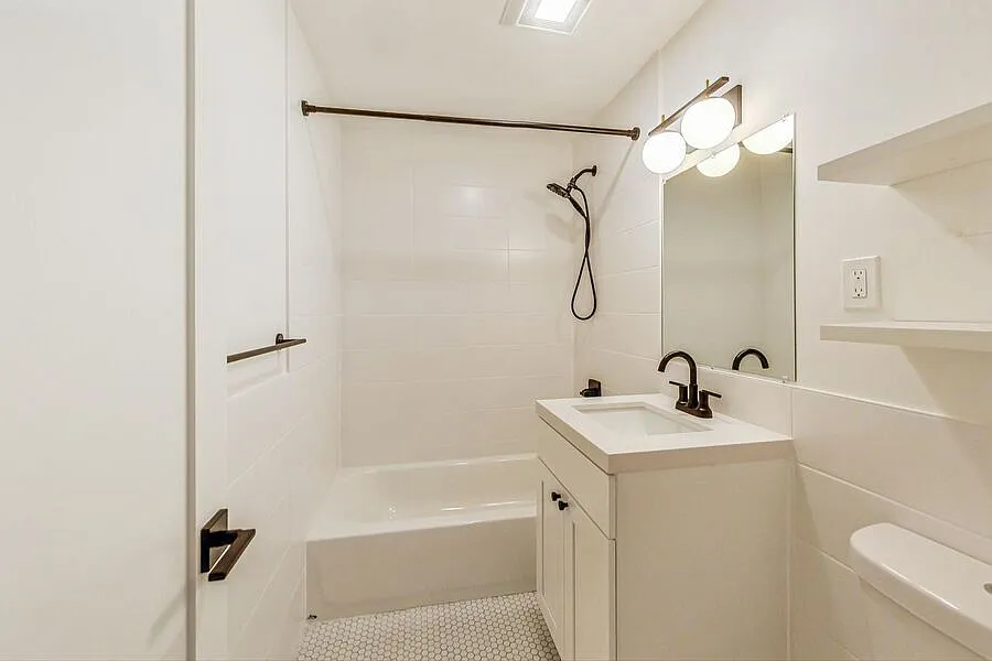 4350 Kirkham Street — Photo 4
