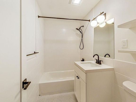 4th image of 4350 Kirkham St Unit 204