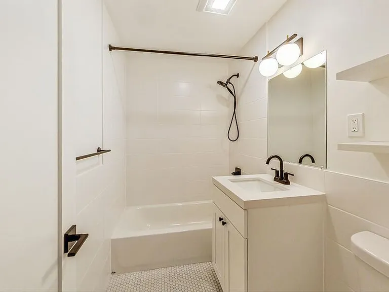 4350 Kirkham Street — Photo 4