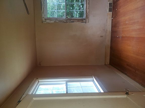 4th image of 207 Greyson St