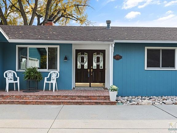 3rd image of 3620 Surrey Cir