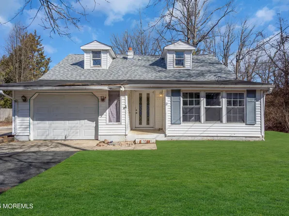 2 Helen Street, New Egypt, NJ 08533