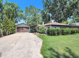 324 W Harrison Rd, Lombard, IL 60148