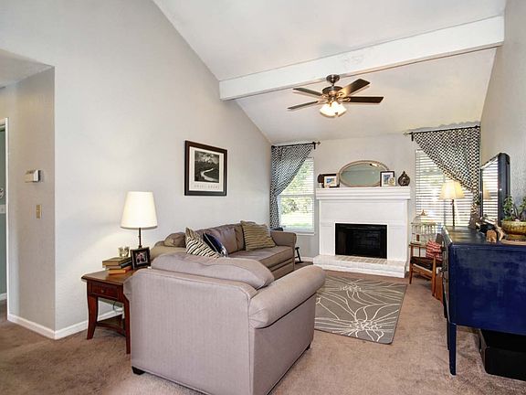 3rd image of 4130 Thornhill Dr