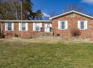 8804 Mountain Brook Dr, Louisville, KY 40272