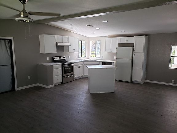5th image of 165 Lakeview Dr