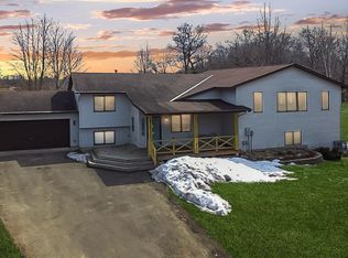 6021 371st St, North Branch, MN 55056