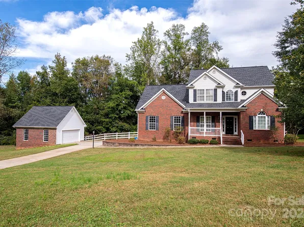 1120 Hearthstone Ct, Rock Hill, SC 29732