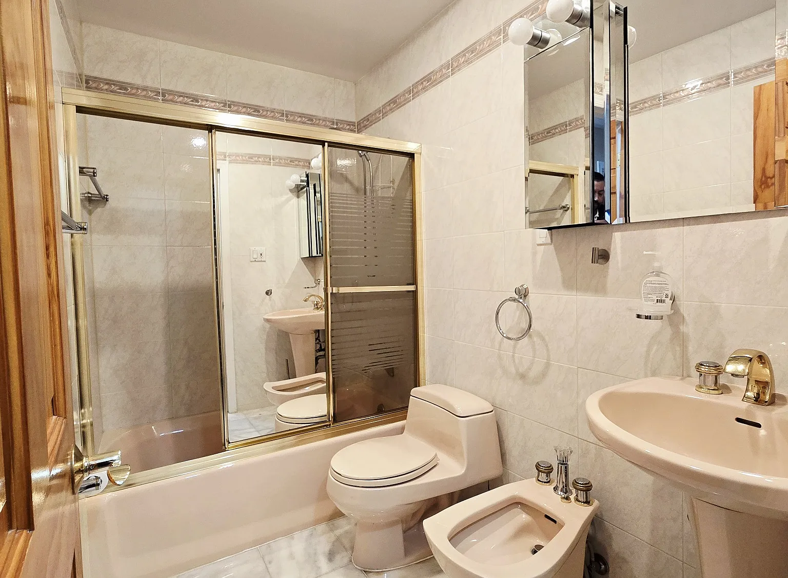 Convent Rd, Syosset — Photo 4