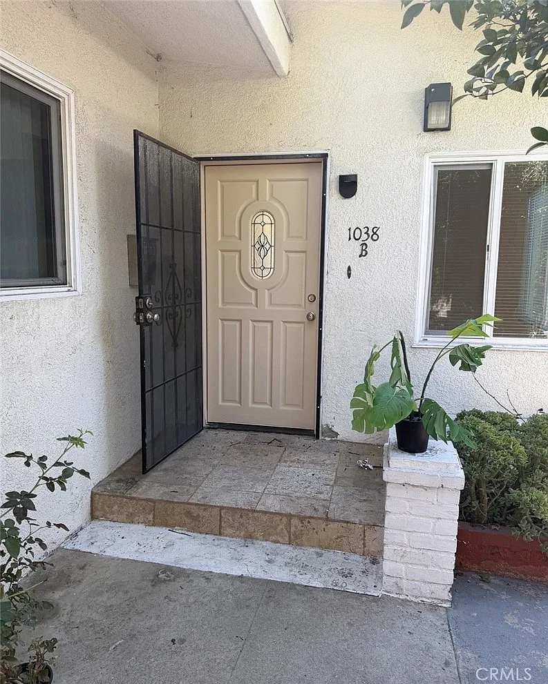 2 bed, 860 sqft, $2,800 — Photo 1
