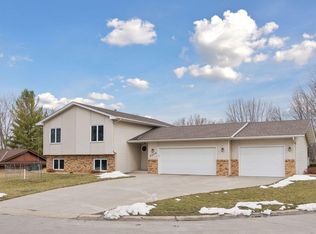 6539 Countryside Dr, Eden Prairie, MN 55346