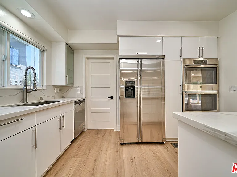 347 S Highland Ave — Photo 12