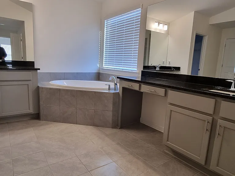 4630 Falls River Dr — Photo 23