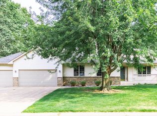 38261 Golden Oaks Trl, North Branch, MN 55056