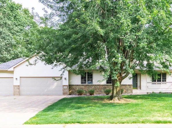 38261 Golden Oaks Trl, North Branch, MN 55056