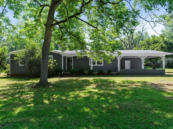 103 Shivers St, Mount Olive, MS 39119