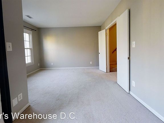 5th image of 6006 Chestnut Hollow Ct