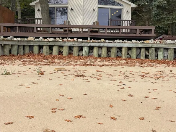2574 N Us Highway 23, Oscoda, MI 48750