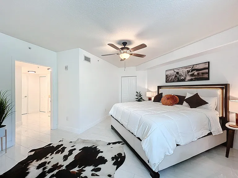 600 S Dixie Hwy #630 — Photo 14