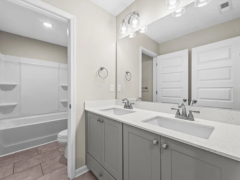 1071 Linsmore Ave — Photo 22