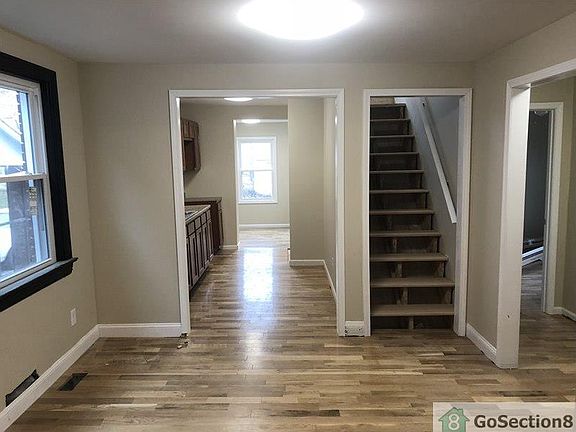 4th image of 308 N 41st St