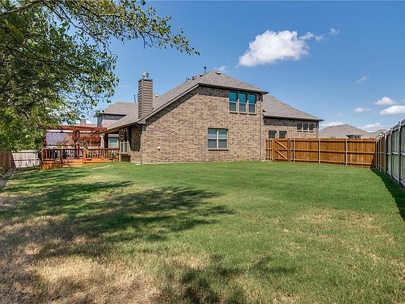 3rd image of 502 Arbor Ln