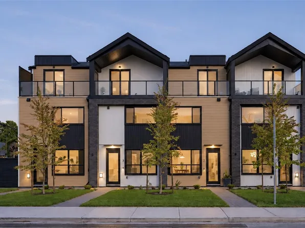 2100 Allenby St #2, Oak Bay, BC V8R 3C3