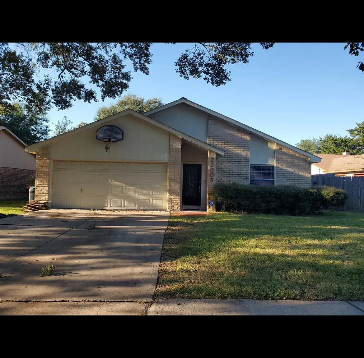 3 bed, 1418 sqft, $1,950 — Photo 1