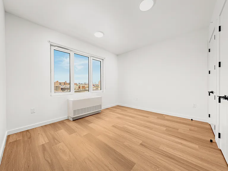 261 Grand Concourse #2704 — Photo 4