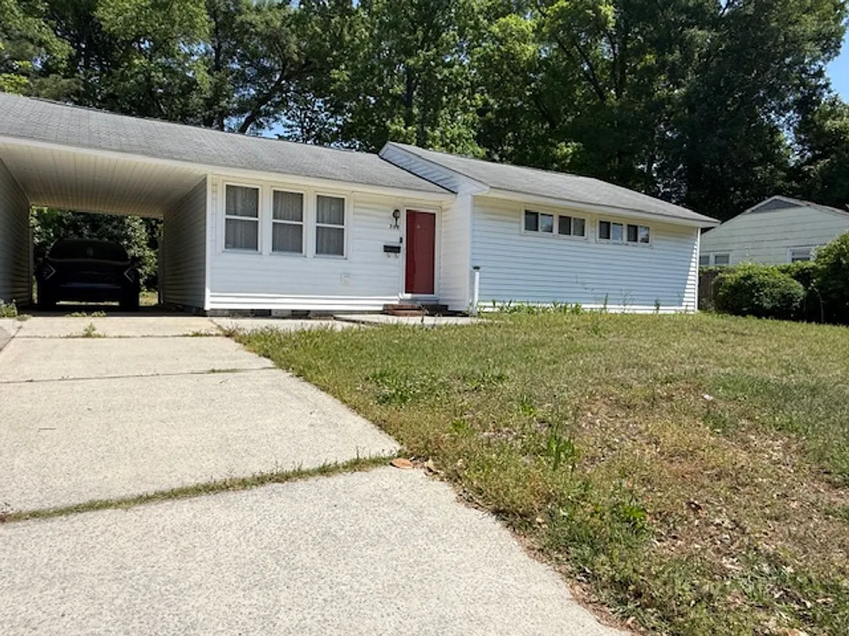 Building Photo - 508 Henderson Dr