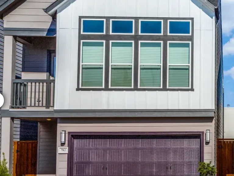 617 Hawthorn Grove Ln — Photo 6