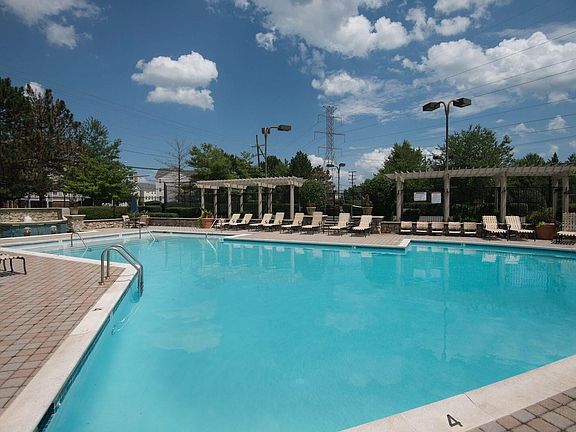5th image of 13690 Legacy Cir #614-H