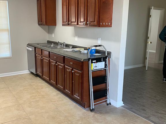 4th image of 2299 Summertown Dr