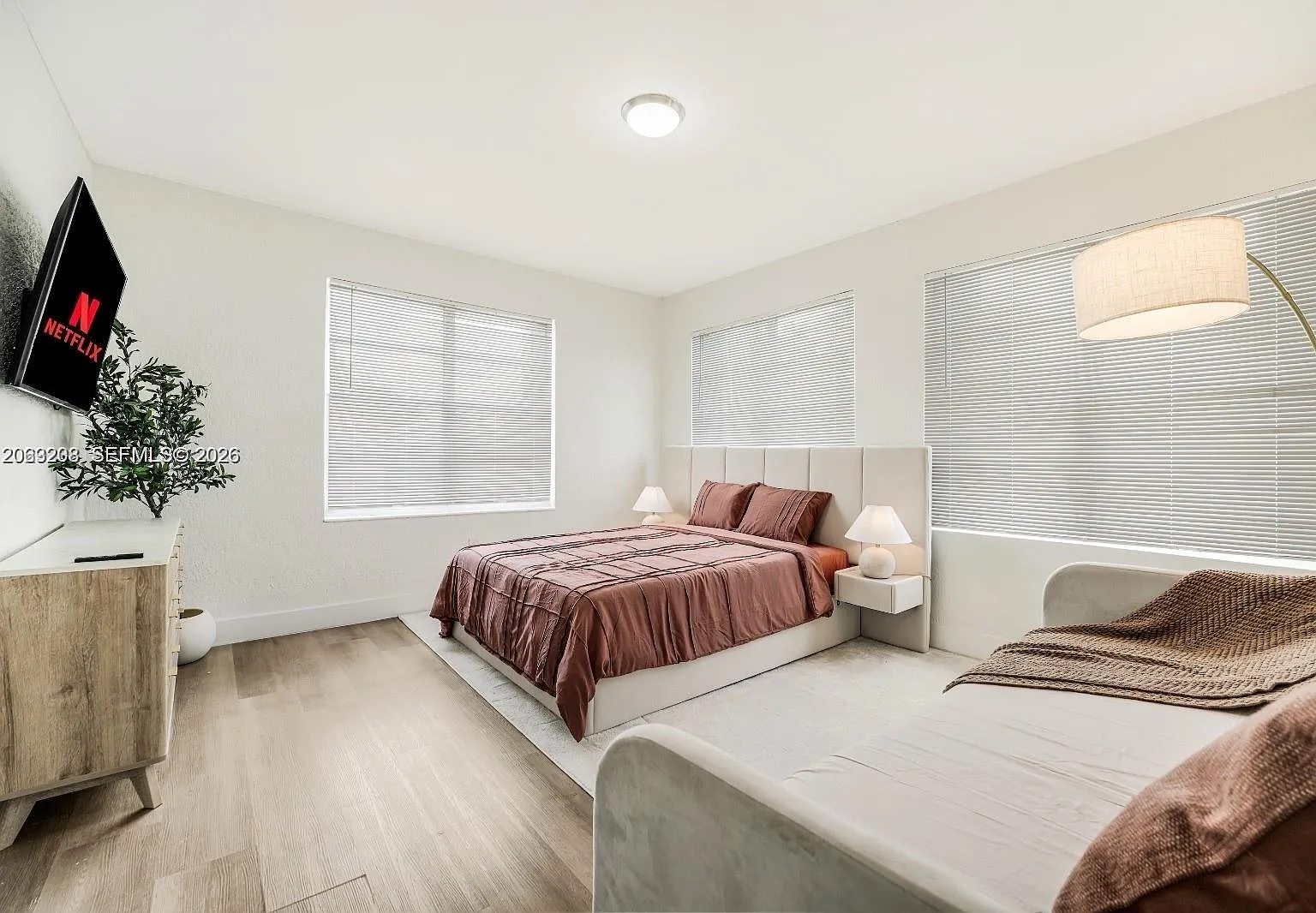 Lawrence Estate East Addn — Photo 4