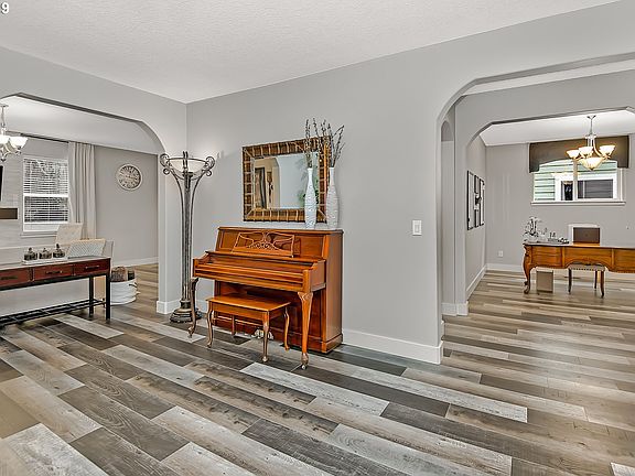 5th image of 3805 SE 189th Ave