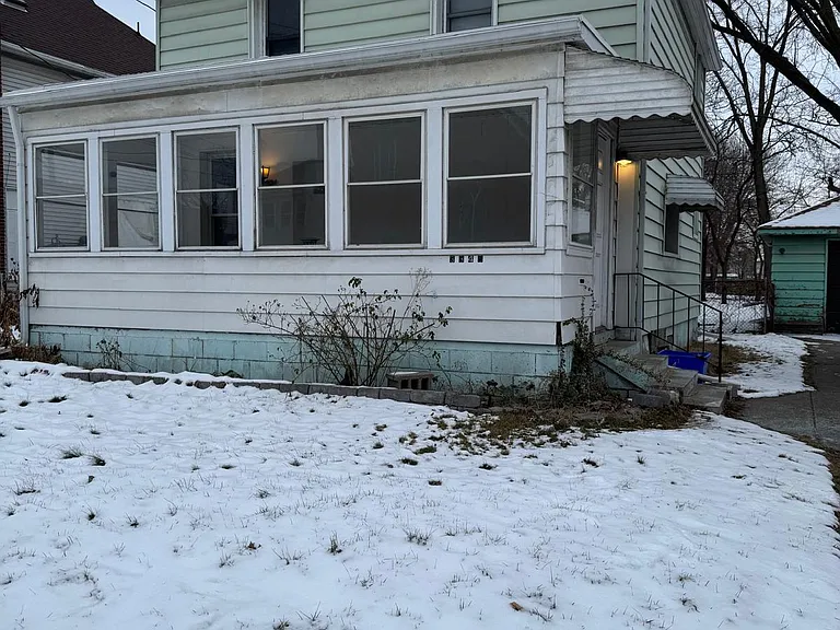3345 Sandwich St — Photo 21